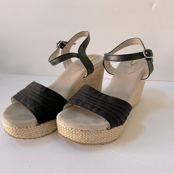 Volatile Black Wedge Heels 9 - Picture 5 of 14